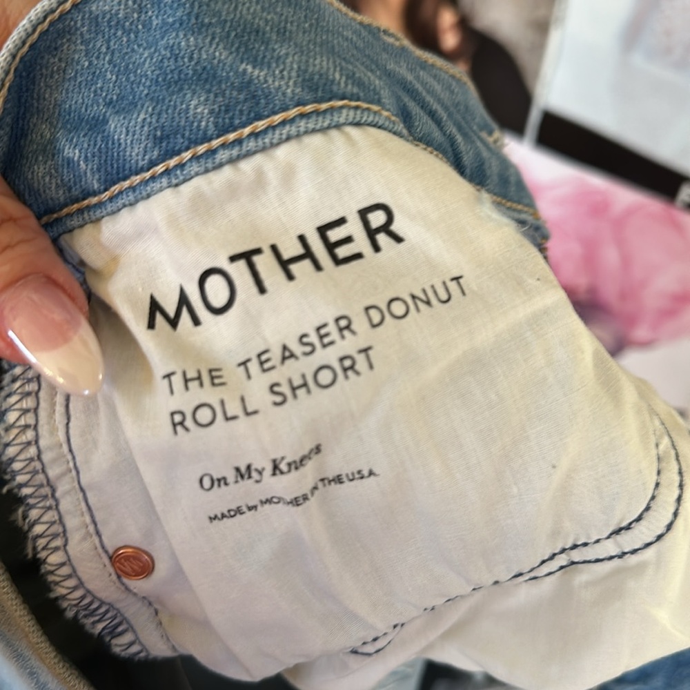 MOTHER The Teaser Donut Roll Denim Short - Picture 3 of 16